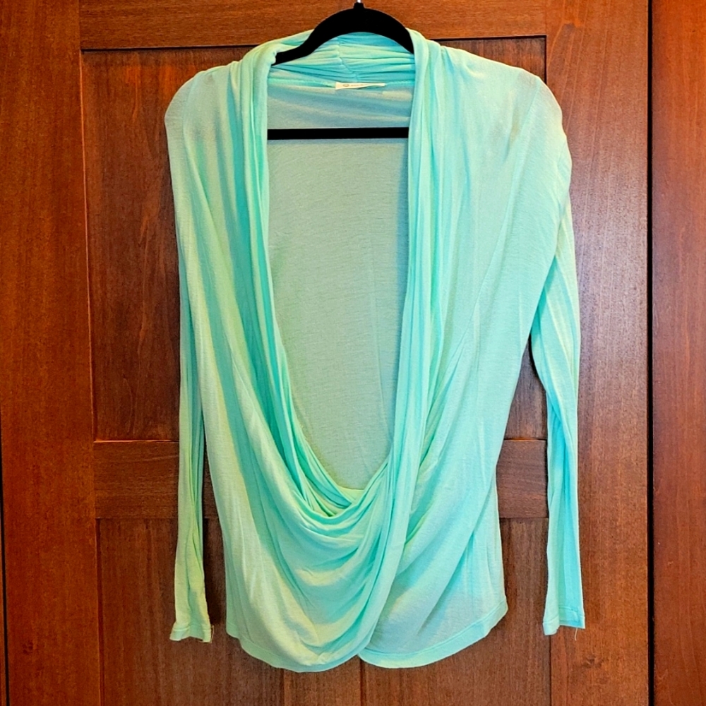 Aqua scoop neck tee